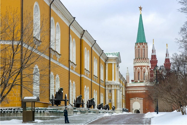 Экскурсия по Московскому Кремлю